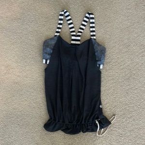 Lulu Lemon workout top with built in bra and adjustable waste size 8